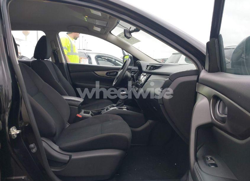 Photo 5 of 2018 Nissan Rogue SPORT S (VIN JN1BJ1CR1JW252752)