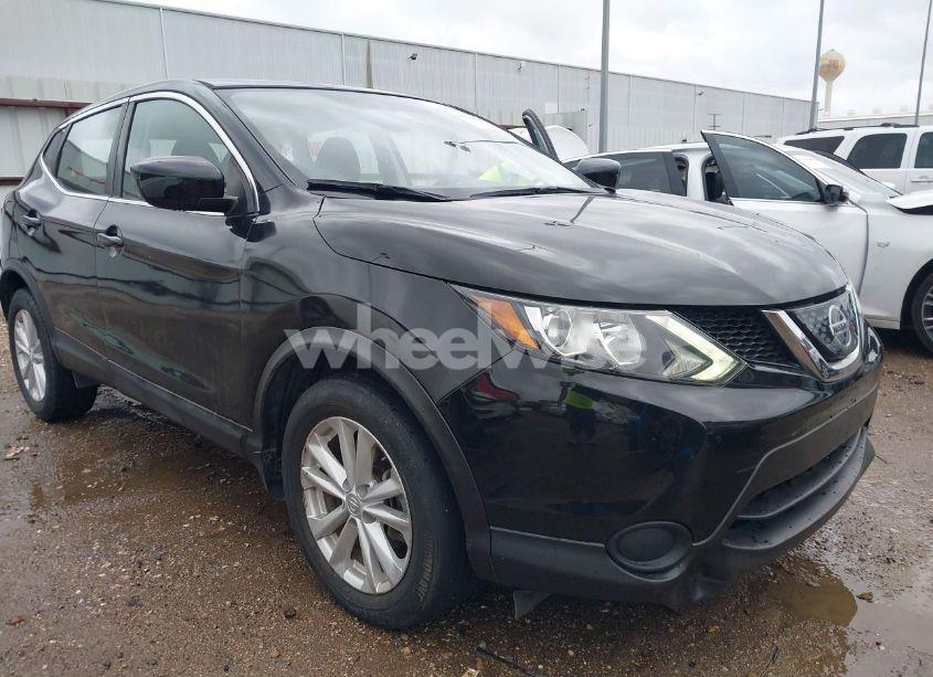 Photo 6 of 2018 Nissan Rogue SPORT S (VIN JN1BJ1CR1JW252752)