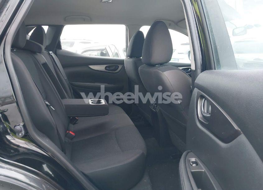 Photo 8 of 2018 Nissan Rogue SPORT S (VIN JN1BJ1CR1JW252752)