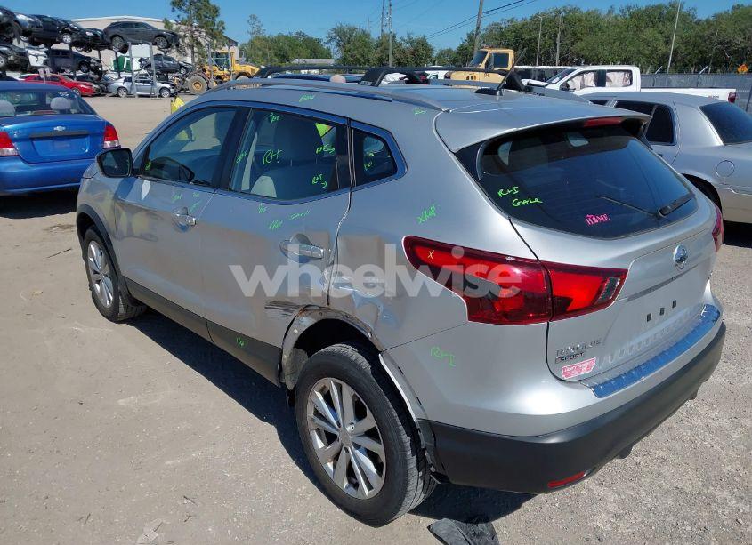 Photo 3 of 2018 Nissan Rogue SPORT SV (VIN JN1BJ1CR1JW253853)