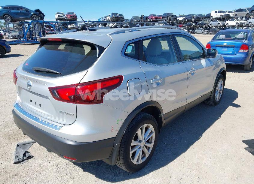 Photo 4 of 2018 Nissan Rogue SPORT SV (VIN JN1BJ1CR1JW253853)