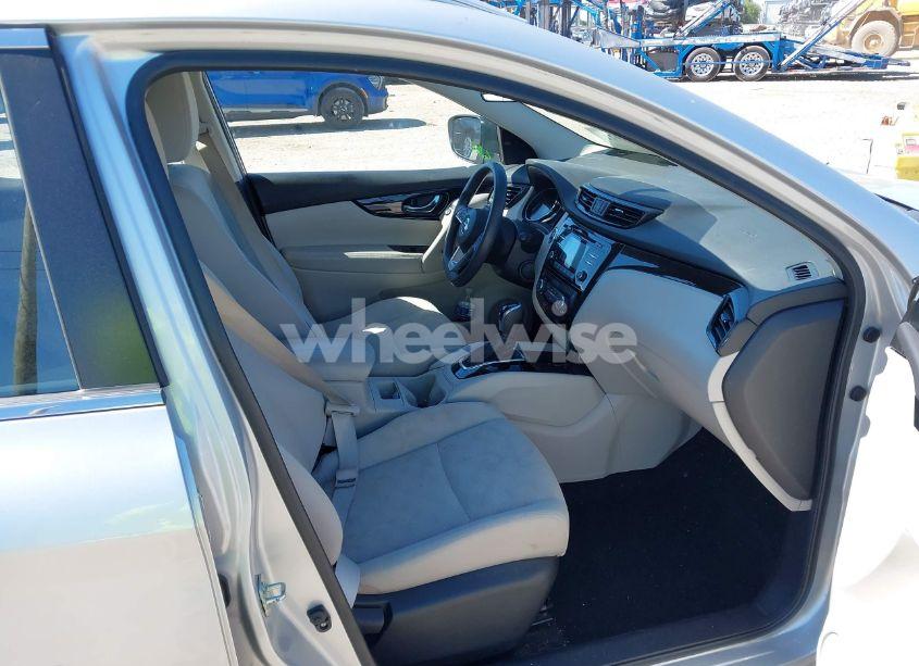 Photo 5 of 2018 Nissan Rogue SPORT SV (VIN JN1BJ1CR1JW253853)