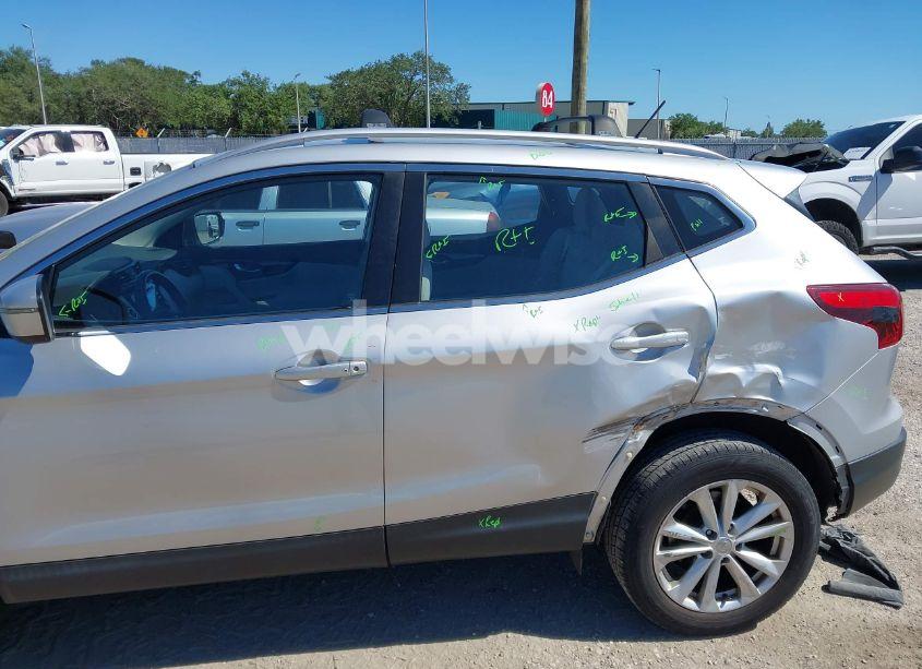 Photo 6 of 2018 Nissan Rogue SPORT SV (VIN JN1BJ1CR1JW253853)