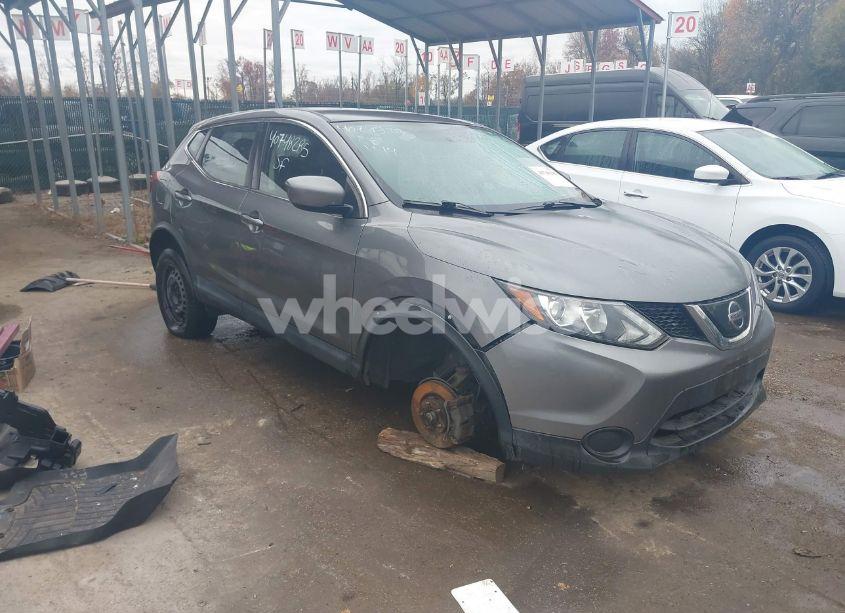 2018 Nissan Rogue SPORT S (VIN JN1BJ1CR1JW255280) main photo