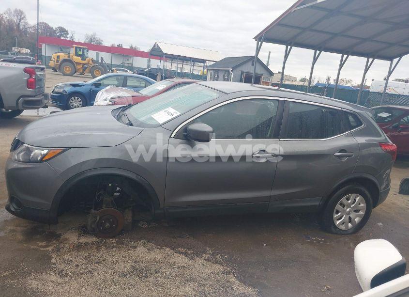 Photo 13 of 2018 Nissan Rogue SPORT S (VIN JN1BJ1CR1JW255280)