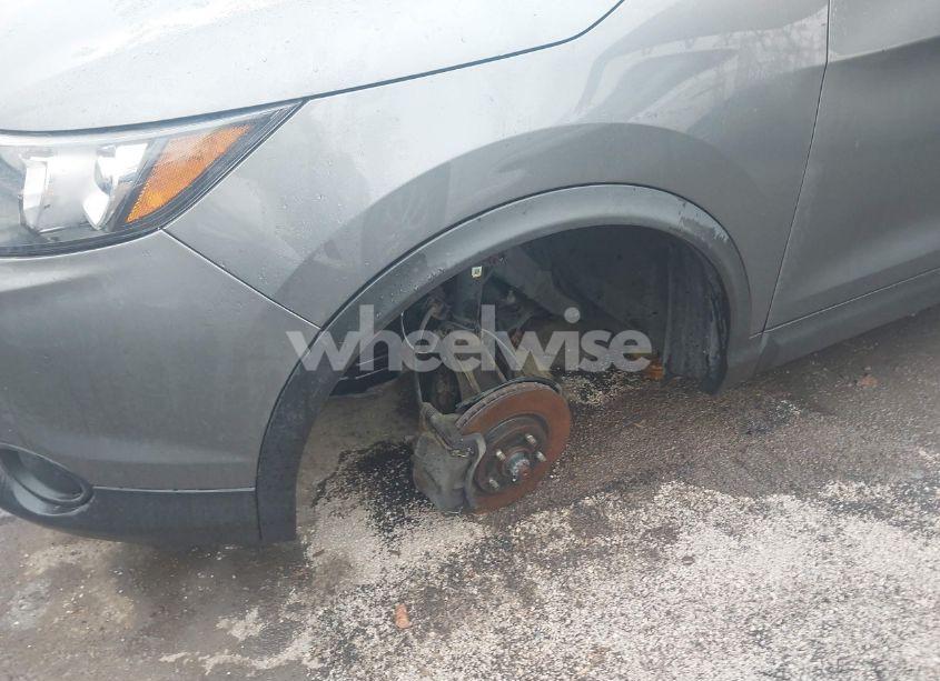 Photo 16 of 2018 Nissan Rogue SPORT S (VIN JN1BJ1CR1JW255280)