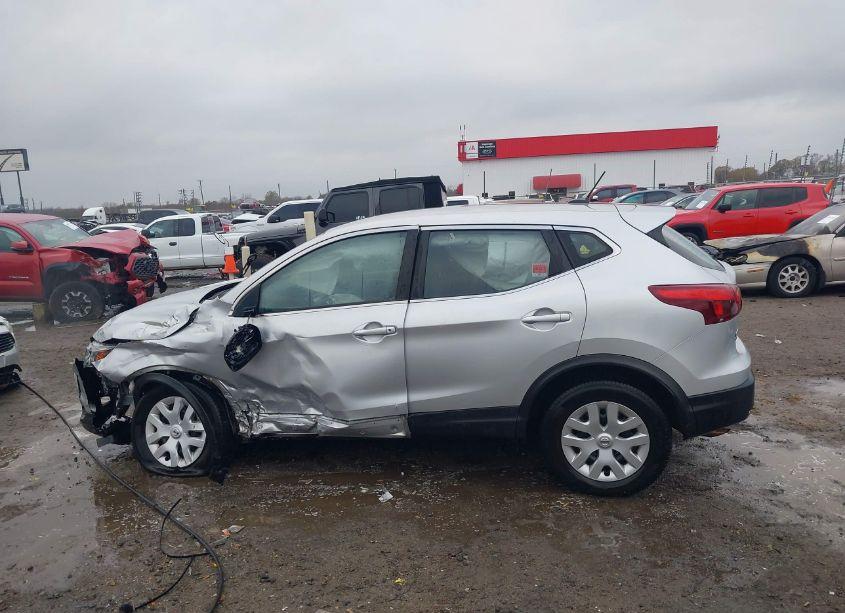 Photo 14 of 2018 Nissan Rogue SPORT S (VIN JN1BJ1CR1JW262326)