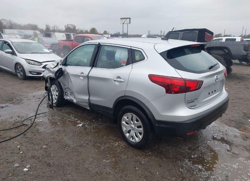 Photo 3 of 2018 Nissan Rogue SPORT S (VIN JN1BJ1CR1JW262326)