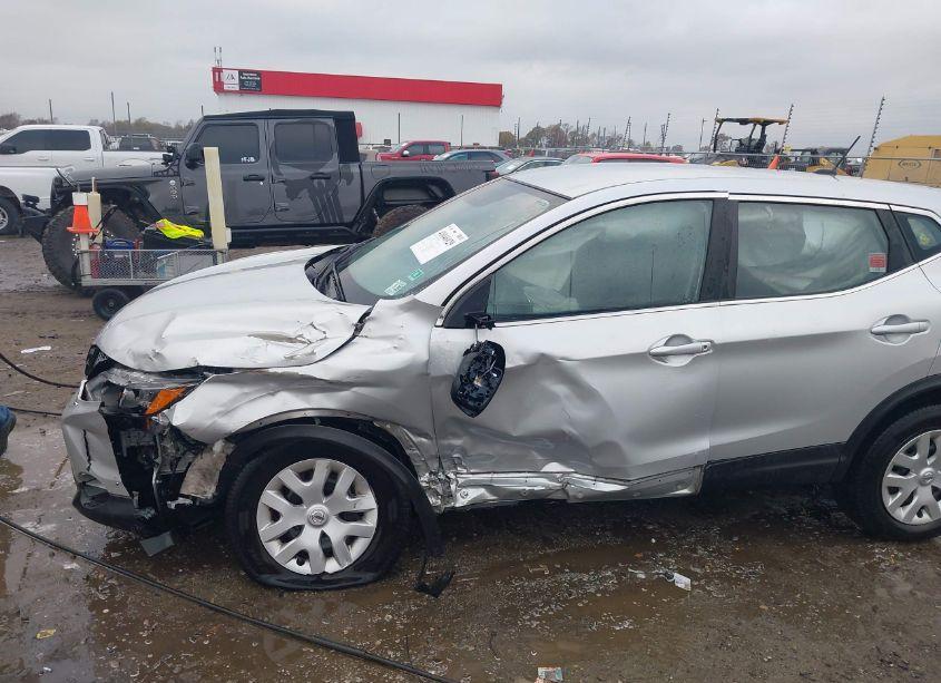 Photo 6 of 2018 Nissan Rogue SPORT S (VIN JN1BJ1CR1JW262326)