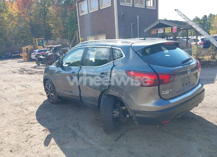 Photo 3 of 2018 Nissan Rogue SPORT SL (VIN JN1BJ1CR1JW290773)