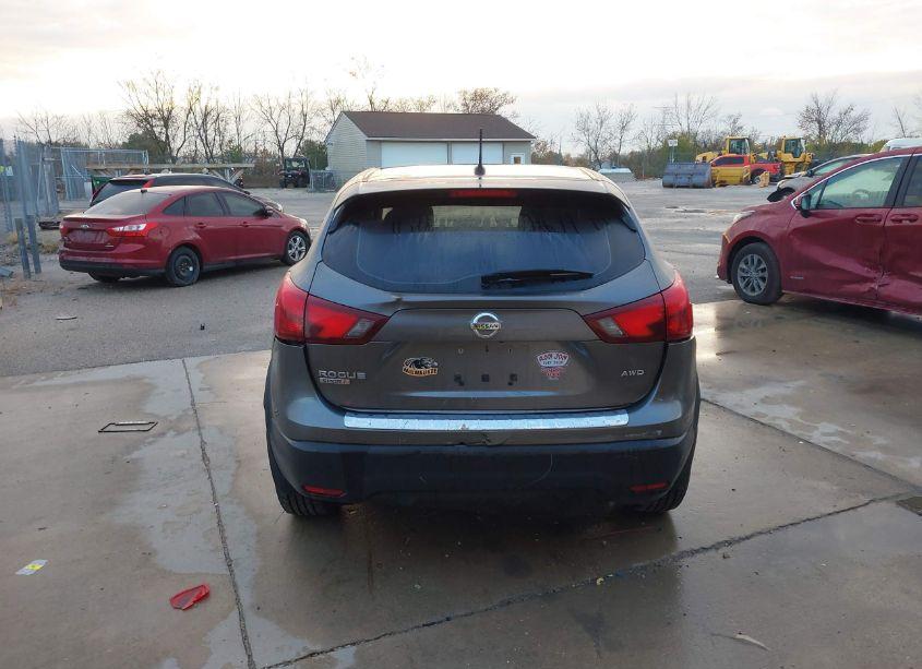 Photo 16 of 2018 Nissan Rogue SPORT S (VIN JN1BJ1CR1JW601070)