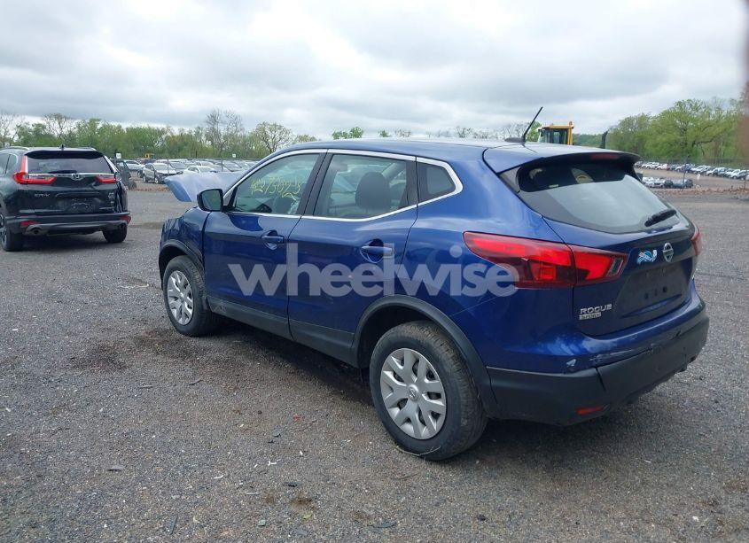Photo 3 of 2019 Nissan Rogue SPORT S (VIN JN1BJ1CR1KW337141)