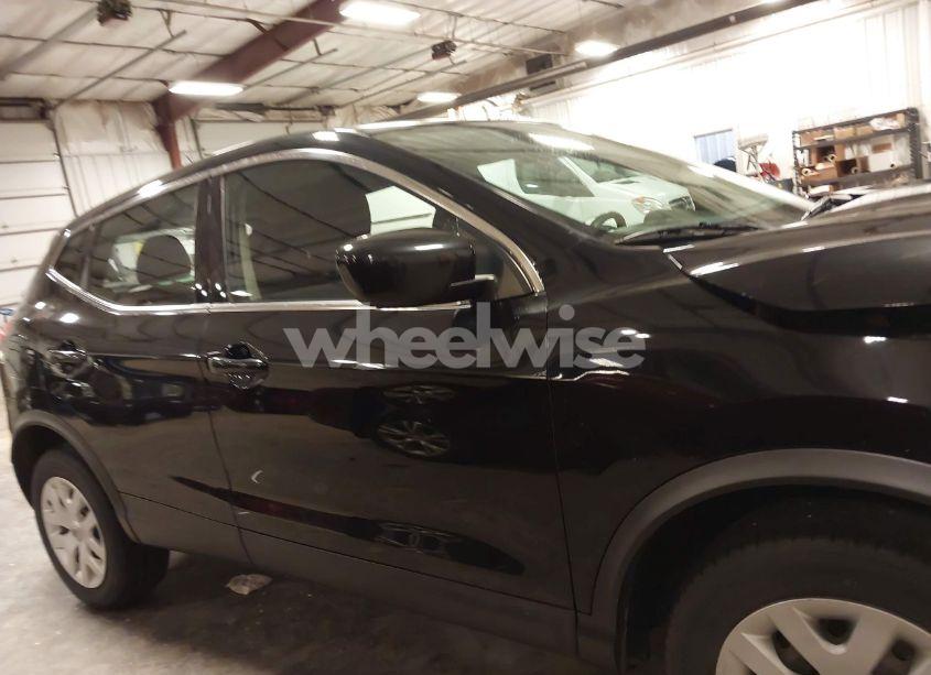 Photo 14 of 2019 Nissan Rogue SPORT S (VIN JN1BJ1CR1KW624110)