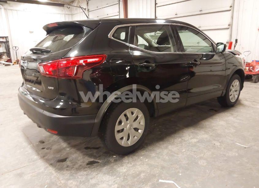Photo 4 of 2019 Nissan Rogue SPORT S (VIN JN1BJ1CR1KW624110)