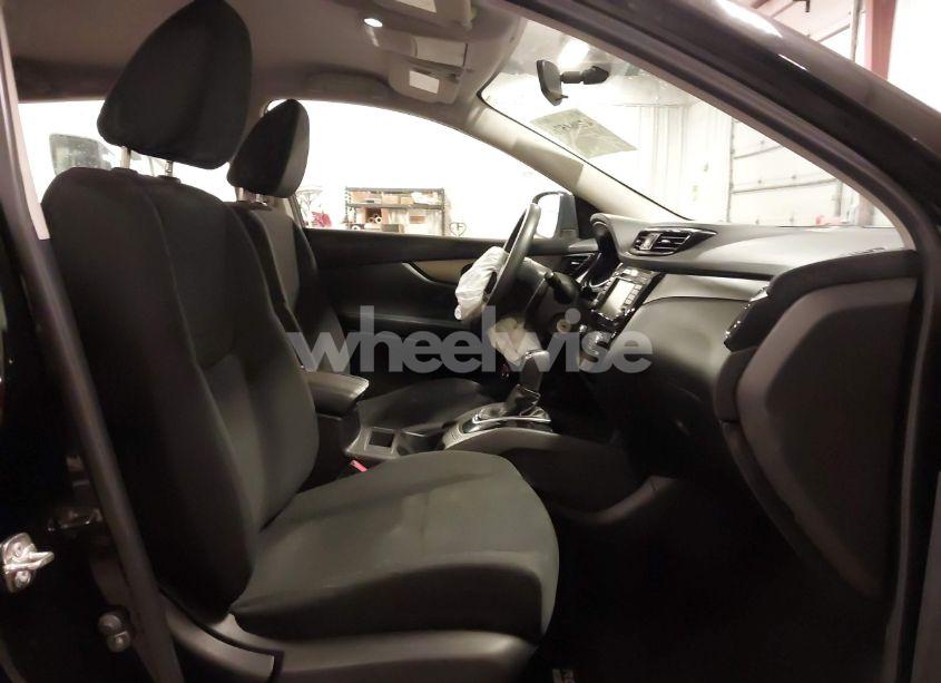 Photo 5 of 2019 Nissan Rogue SPORT S (VIN JN1BJ1CR1KW624110)