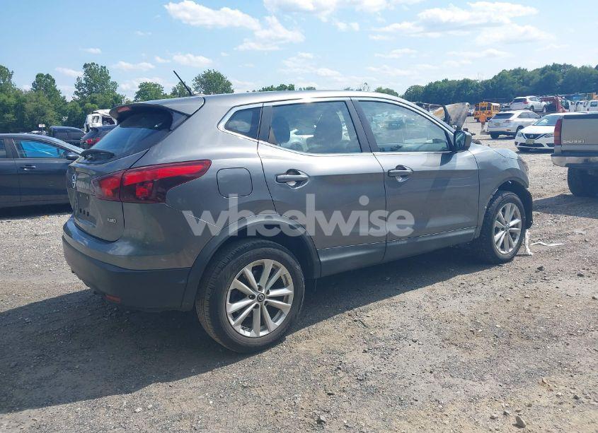 Photo 4 of 2019 Nissan Rogue SPORT S (VIN JN1BJ1CR1KW624933)