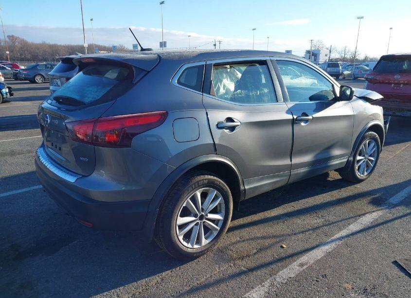 Photo 4 of 2019 Nissan Rogue SPORT S (VIN JN1BJ1CR1KW627900)
