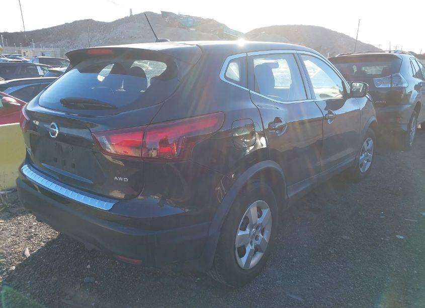 Photo 4 of 2019 Nissan Rogue SPORT S (VIN JN1BJ1CR1KW631168)