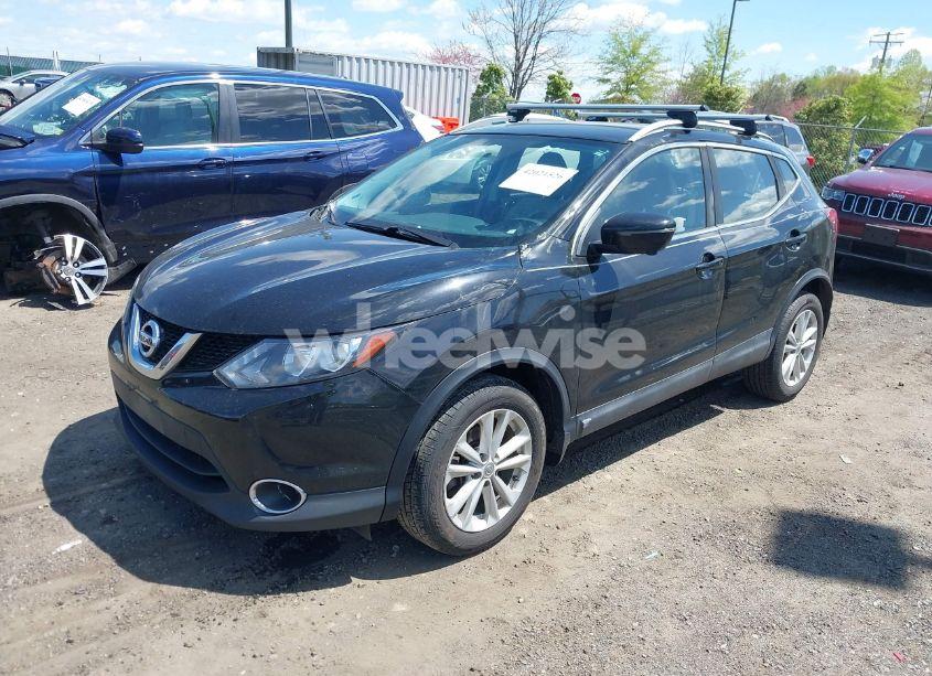 Photo 2 of 2017 Nissan Rogue SPORT SV (VIN JN1BJ1CR2HW111621)