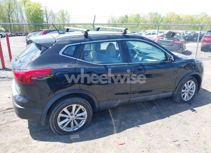 Photo 6 of 2017 Nissan Rogue SPORT SV (VIN JN1BJ1CR2HW111621)