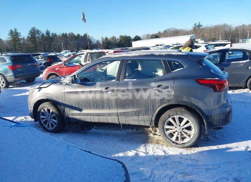 Photo 15 of 2017 Nissan Rogue SPORT SV (VIN JN1BJ1CR2HW113966)