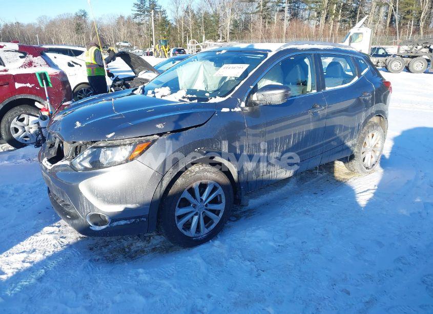 Photo 2 of 2017 Nissan Rogue SPORT SV (VIN JN1BJ1CR2HW113966)