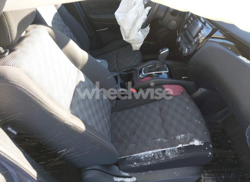 Photo 5 of 2017 Nissan Rogue SPORT SV (VIN JN1BJ1CR2HW113966)