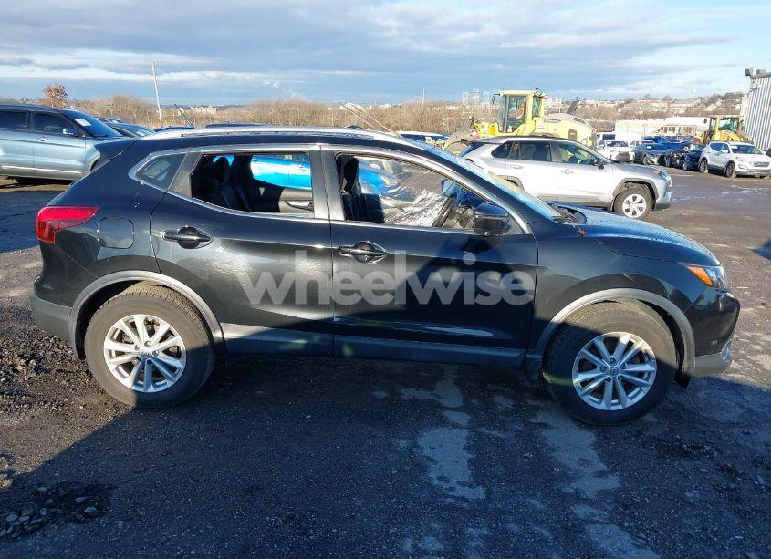 Photo 14 of 2017 Nissan Rogue SPORT SV (VIN JN1BJ1CR2HW117726)