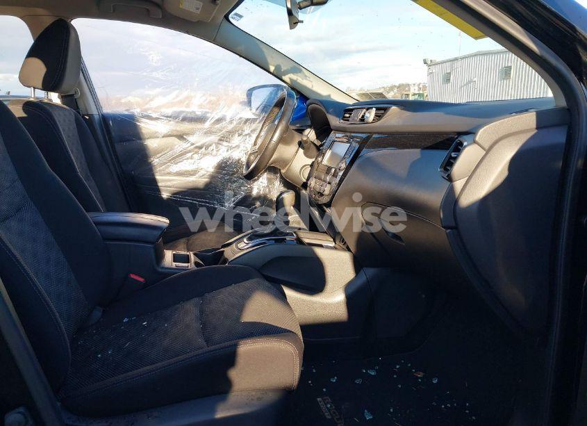 Photo 5 of 2017 Nissan Rogue SPORT SV (VIN JN1BJ1CR2HW117726)