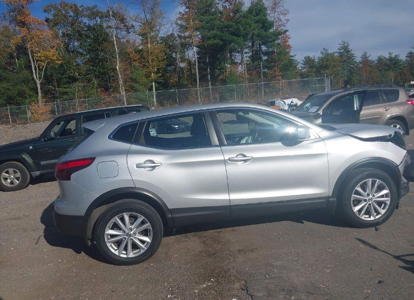 Photo 13 of 2017 Nissan Rogue SPORT S (VIN JN1BJ1CR2HW126975)