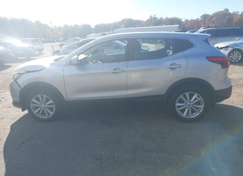 Photo 14 of 2017 Nissan Rogue SPORT S (VIN JN1BJ1CR2HW126975)