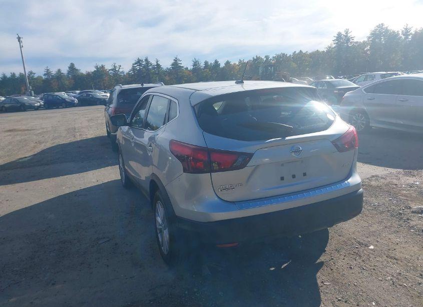 Photo 3 of 2017 Nissan Rogue SPORT S (VIN JN1BJ1CR2HW126975)