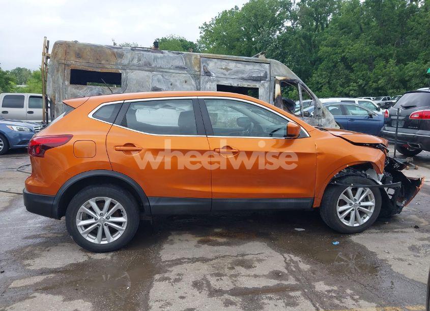 Photo 13 of 2017 Nissan Rogue SPORT S (VIN JN1BJ1CR2HW144456)