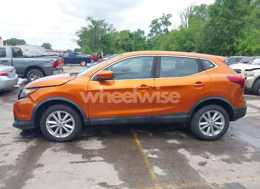Photo 14 of 2017 Nissan Rogue SPORT S (VIN JN1BJ1CR2HW144456)