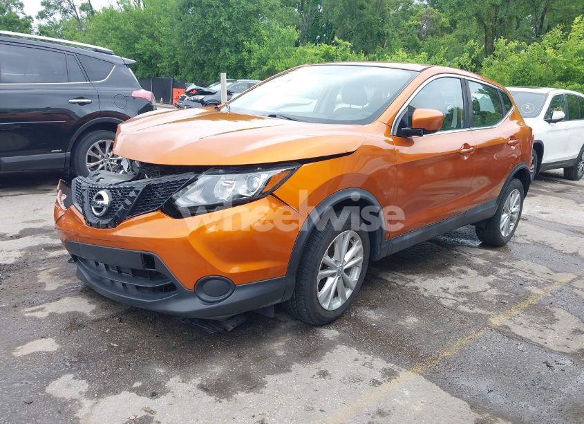 Photo 2 of 2017 Nissan Rogue SPORT S (VIN JN1BJ1CR2HW144456)