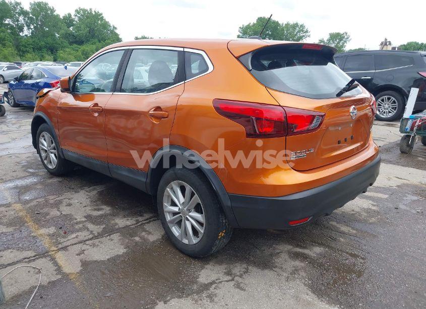 Photo 3 of 2017 Nissan Rogue SPORT S (VIN JN1BJ1CR2HW144456)