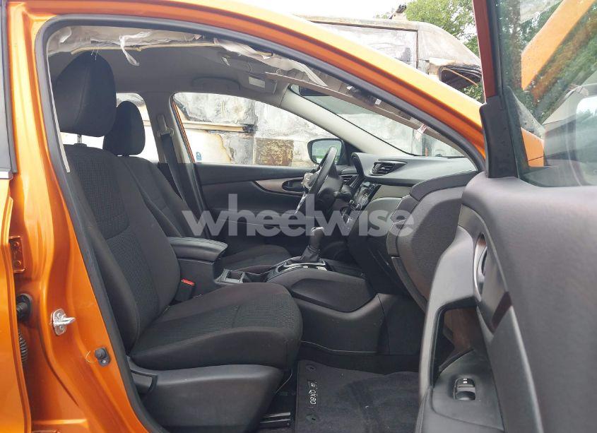 Photo 5 of 2017 Nissan Rogue SPORT S (VIN JN1BJ1CR2HW144456)