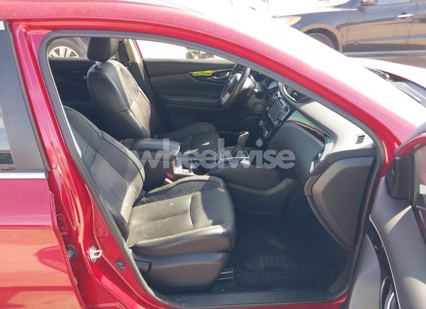 Photo 5 of 2018 Nissan Rogue SPORT SL (VIN JN1BJ1CR2JW206010)