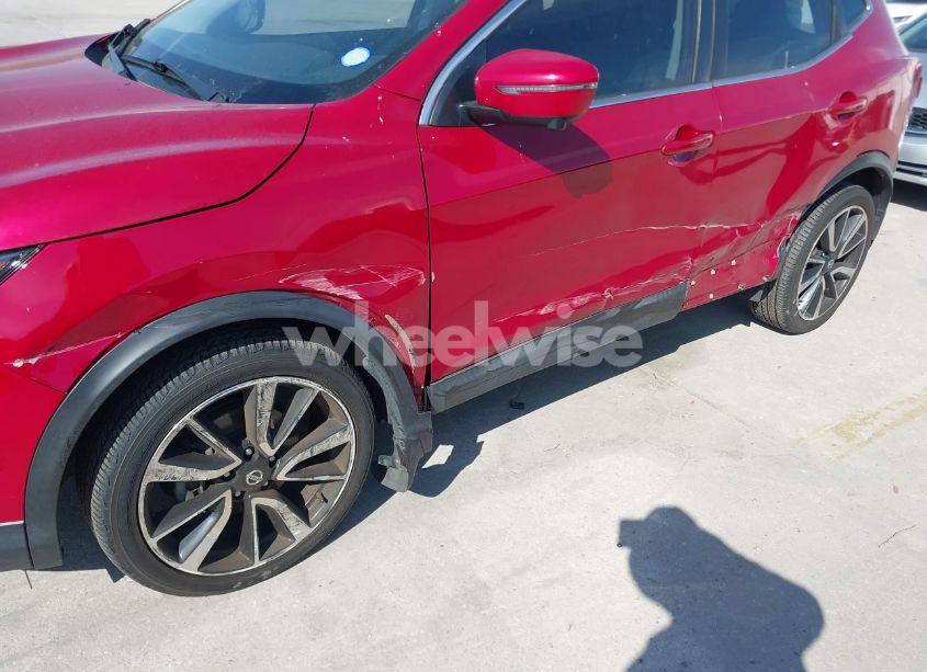 Photo 6 of 2018 Nissan Rogue SPORT SL (VIN JN1BJ1CR2JW206010)