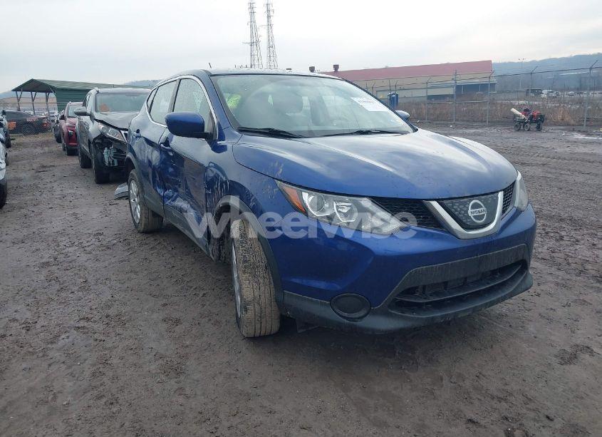 2018 Nissan Rogue SPORT S (VIN JN1BJ1CR2JW259158) main photo