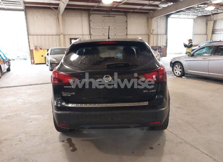 Photo 17 of 2018 Nissan Rogue SPORT SL (VIN JN1BJ1CR2JW294167)