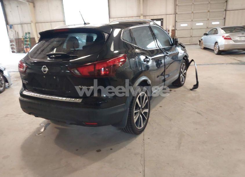 Photo 4 of 2018 Nissan Rogue SPORT SL (VIN JN1BJ1CR2JW294167)