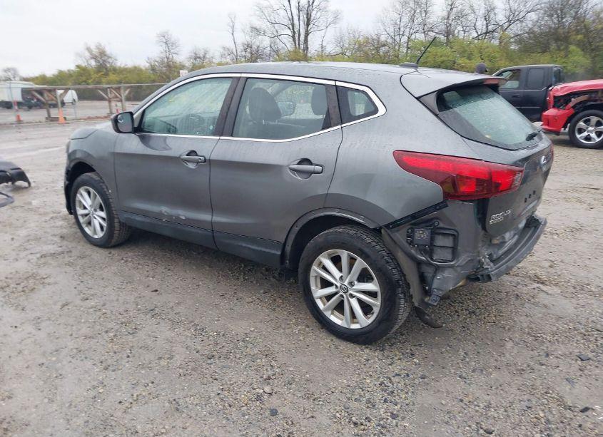 Photo 3 of 2019 Nissan Rogue SPORT S (VIN JN1BJ1CR2KW318789)