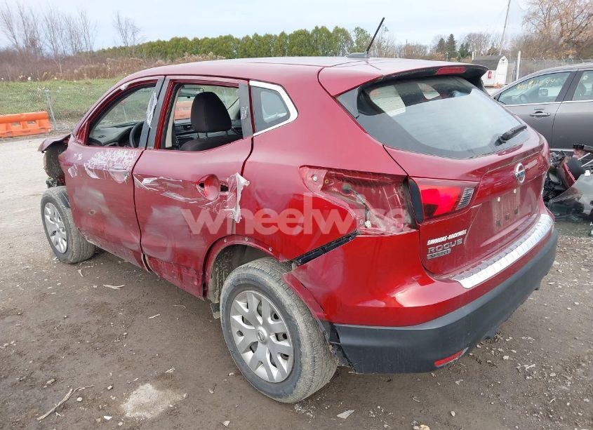 Photo 3 of 2019 Nissan Rogue SPORT S (VIN JN1BJ1CR2KW319702)