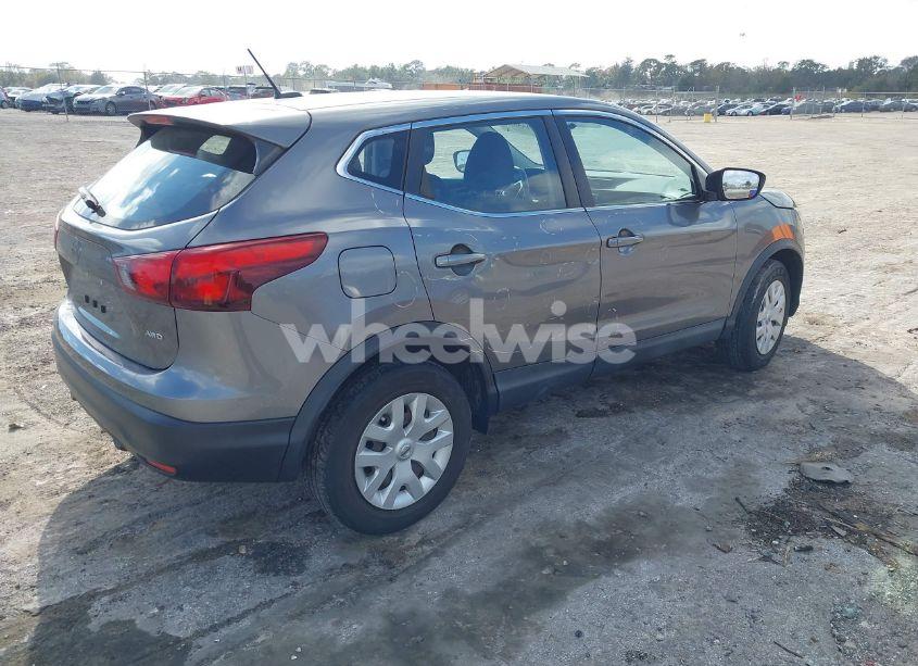 Photo 4 of 2019 Nissan Rogue SPORT S (VIN JN1BJ1CR2KW348715)