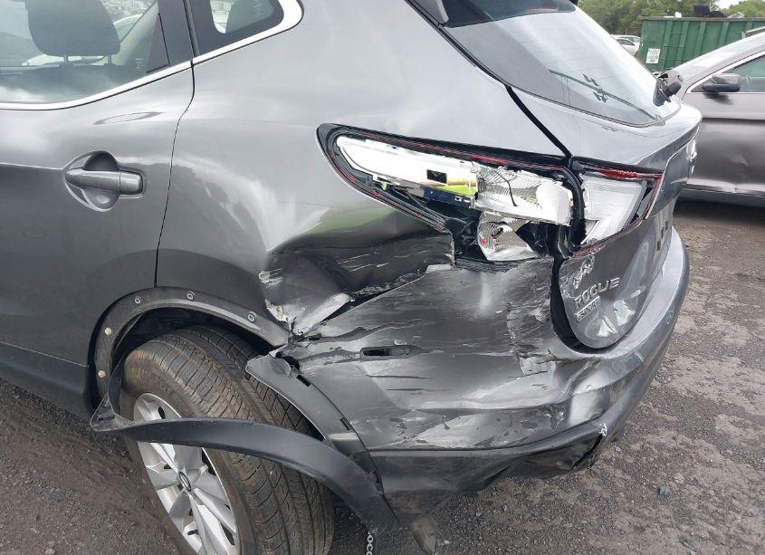 Photo 6 of 2019 Nissan Rogue SPORT S (VIN JN1BJ1CR2KW350738)