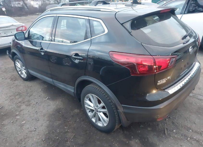 Photo 3 of 2019 Nissan Rogue SPORT SV (VIN JN1BJ1CR2KW625735)
