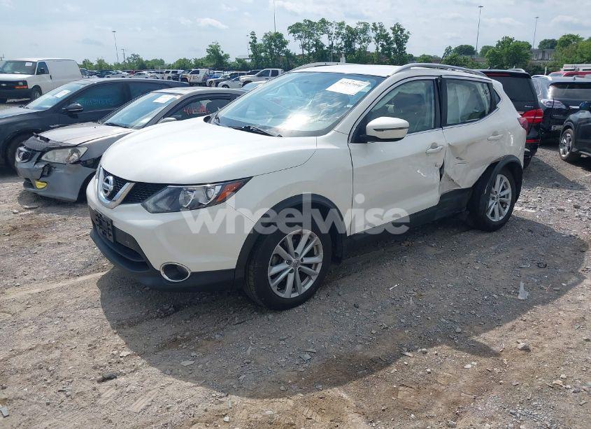 Photo 2 of 2017 Nissan Rogue SPORT SV (VIN JN1BJ1CR3HW100711)