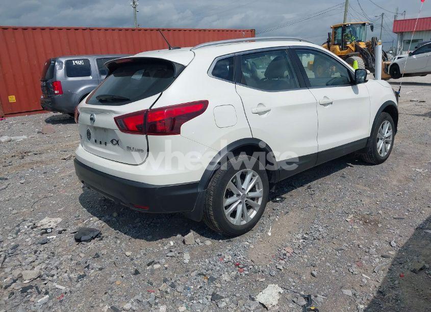 Photo 4 of 2017 Nissan Rogue SPORT SV (VIN JN1BJ1CR3HW100711)