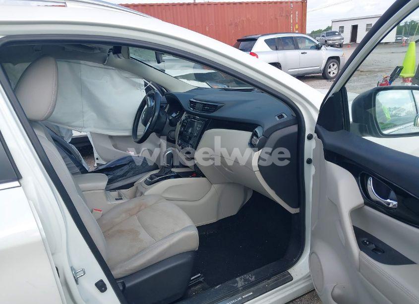 Photo 5 of 2017 Nissan Rogue SPORT SV (VIN JN1BJ1CR3HW100711)